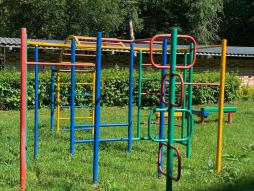 Спортивная площадка с тренажёрами